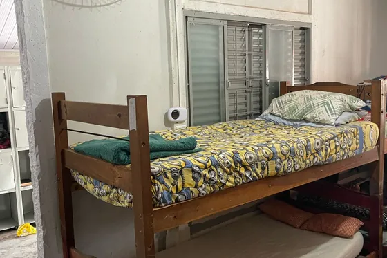 Beliche em dormitório simples