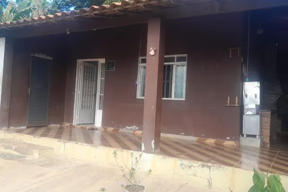 Clínica de reabilitação em Ipatinga - MG Fachada de casa com área externa