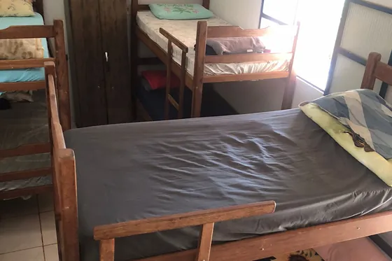 Clínica de reabilitação em Itabirito - MG Beliches em dormitório compartilhado