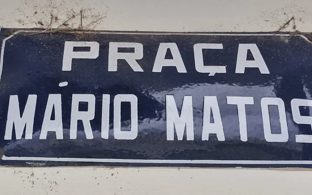 Placa da Praça Mário Matos em Itaúna